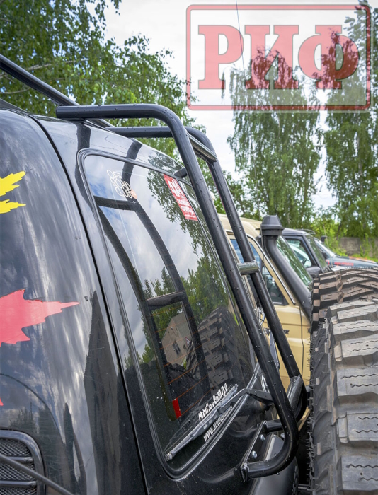 картинка Лестница РИФ Toyota Land Cruiser 105 от магазина  4x4 риф шоп