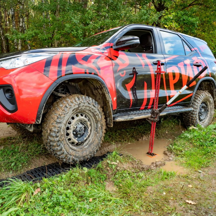 картинка Пороги силовые РИФ Toyota Fortuner 2015+ от магазина  4x4 риф шоп
